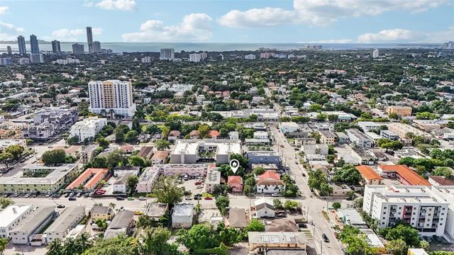 984 Sw 6th Street, Miami