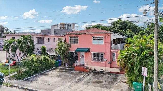 5 of 26 - 984 Sw 6th Street, Miami, FL