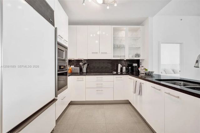 4 of 21 - 6799 Collins Avenue #201, Miami Beach, FL