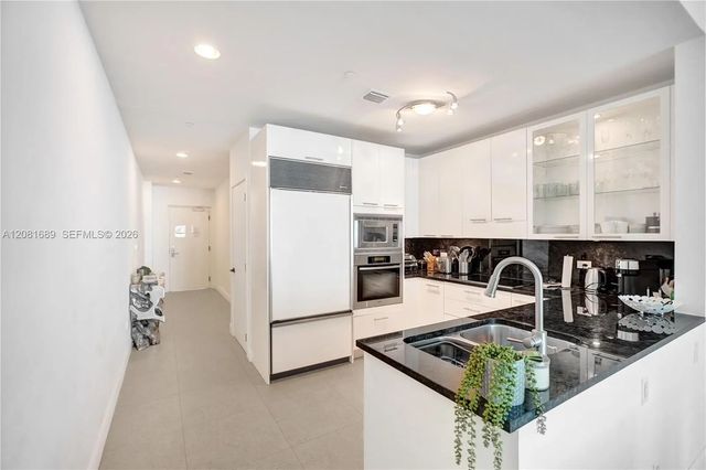 5 of 21 - 6799 Collins Avenue #201, Miami Beach, FL