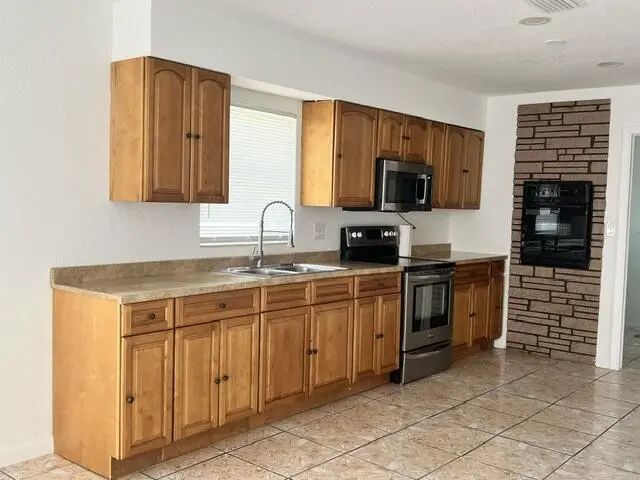 3 of 7 - 1789 Bacom Point Road, Pahokee, FL