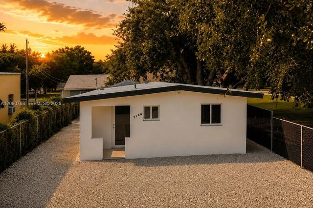 2144 Nw 89th Terrace, Miami