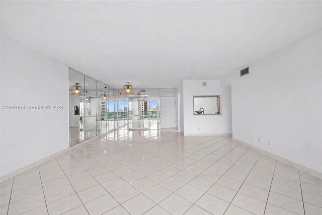 3 of 17 - 100 Bayview Drive #1428, Sunny Isles Beach, FL