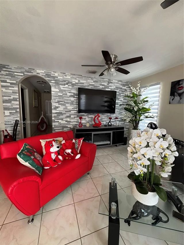 4 of 17 - 502 Nw 7th Avenue, Homestead, FL