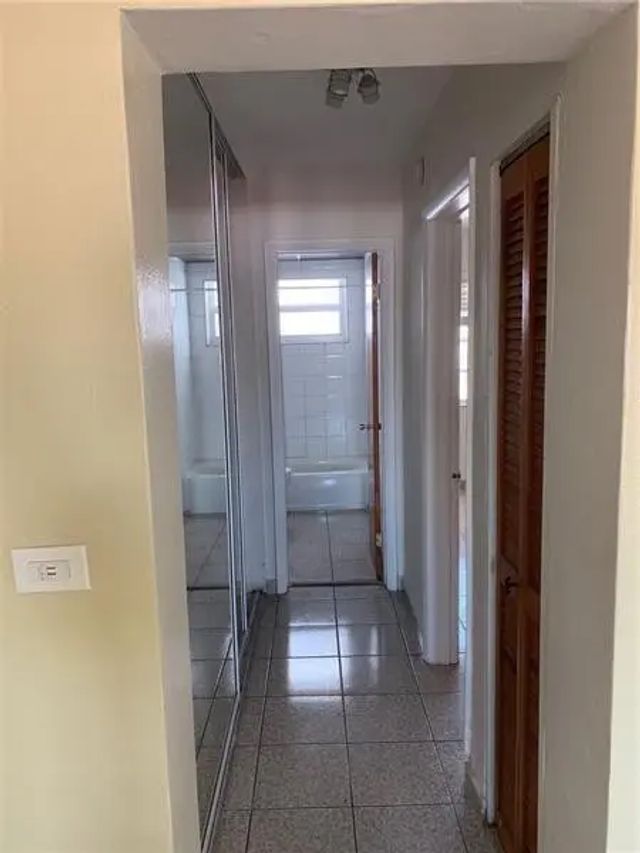 3 of 7 - 525 Meridian Avenue #306, Miami Beach, FL