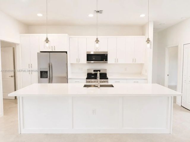 5 of 26 - 1401 W 10, Lehigh Acres, FL