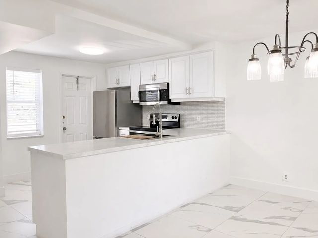 5 of 22 - 600 Ne 2nd Street #105, Dania Beach, FL