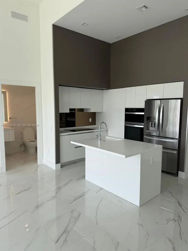3 of 35 - 1170 E Hallandale Beach Boulevard #502, Hallandale Beach, FL