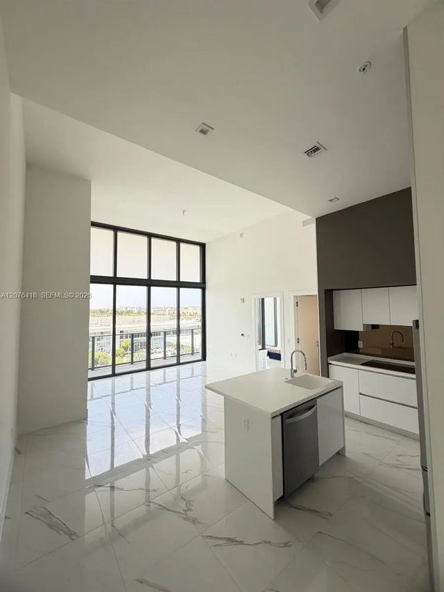 5 of 35 - 1170 E Hallandale Beach Boulevard #502, Hallandale Beach, FL