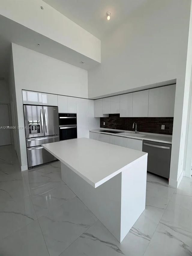 2 of 39 - 1170 E Hallandale Beach Boulevard #607, Hallandale Beach, FL