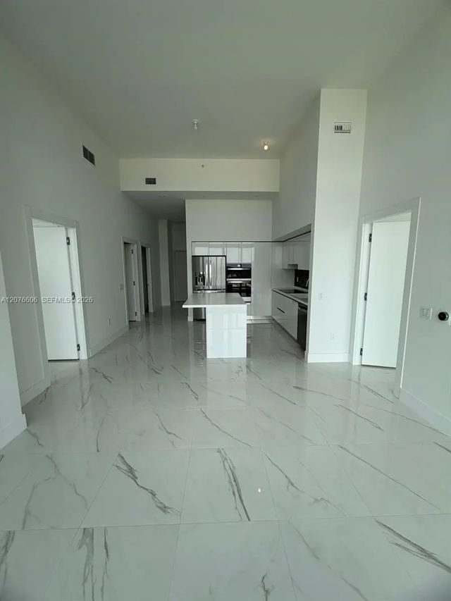 4 of 39 - 1170 E Hallandale Beach Boulevard #607, Hallandale Beach, FL