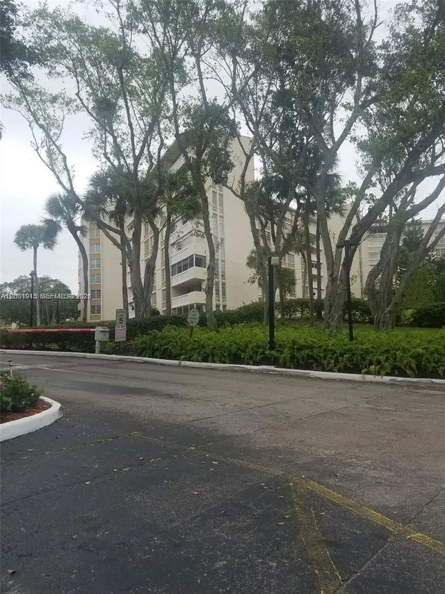 4 of 55 - 6921 Environ Boulevard #4p, Lauderhill, FL