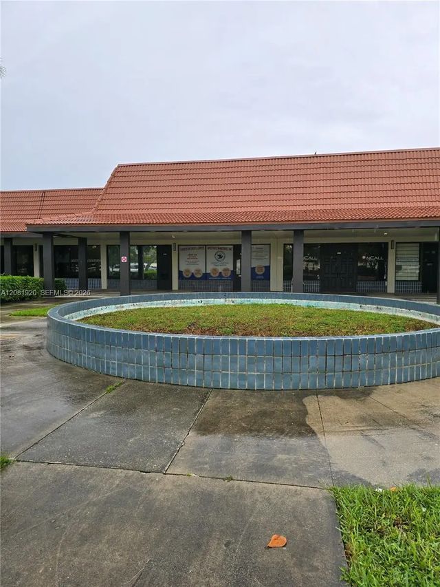 4448 Inverrary Boulevard #m, Lauderhill