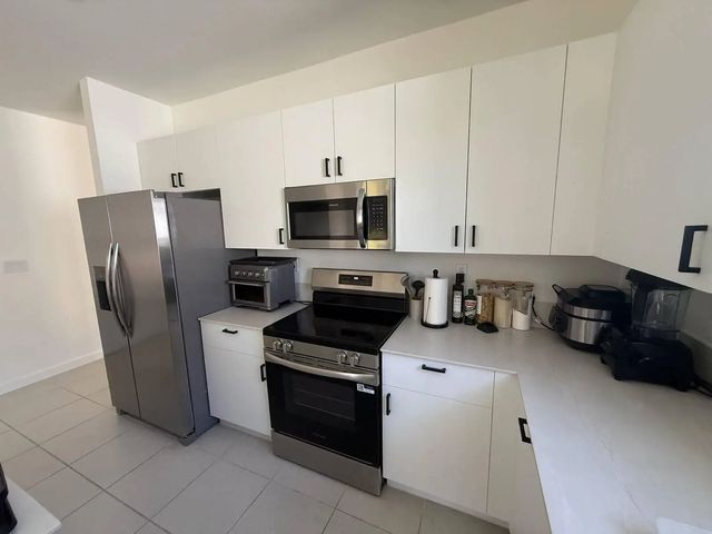 3 of 46 - 2402 Se 30th Street, Homestead, FL