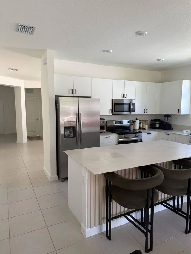 4 of 46 - 2402 Se 30th Street, Homestead, FL