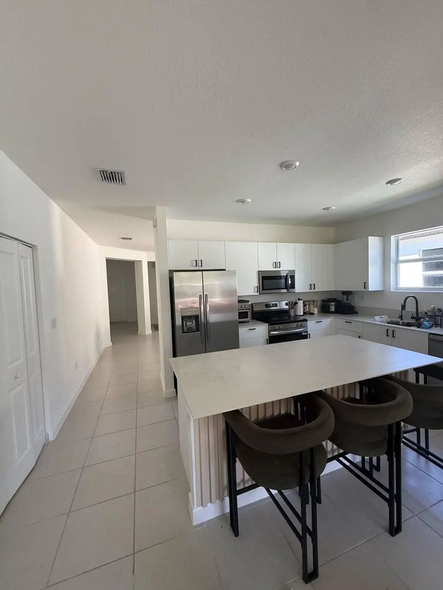 5 of 46 - 2402 Se 30th Street, Homestead, FL