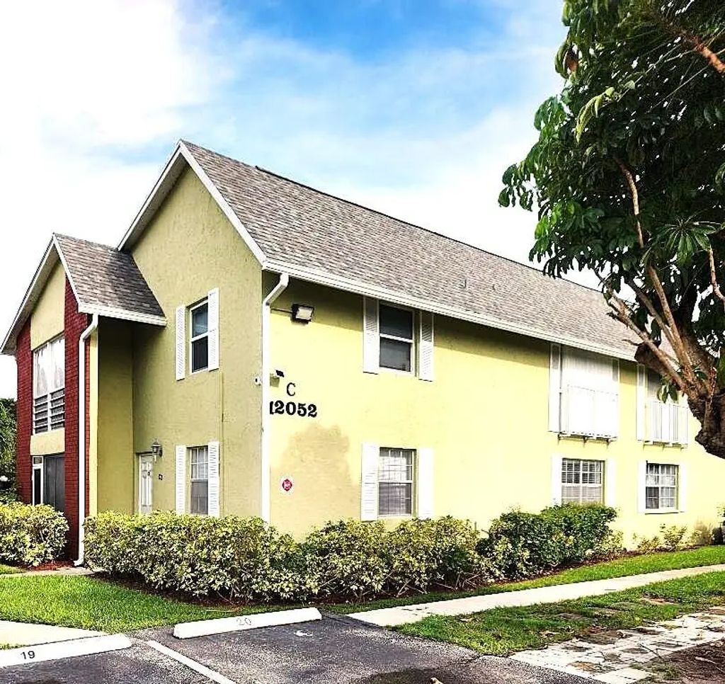 12052 Alternate A1a #c8, Palm Beach Gardens