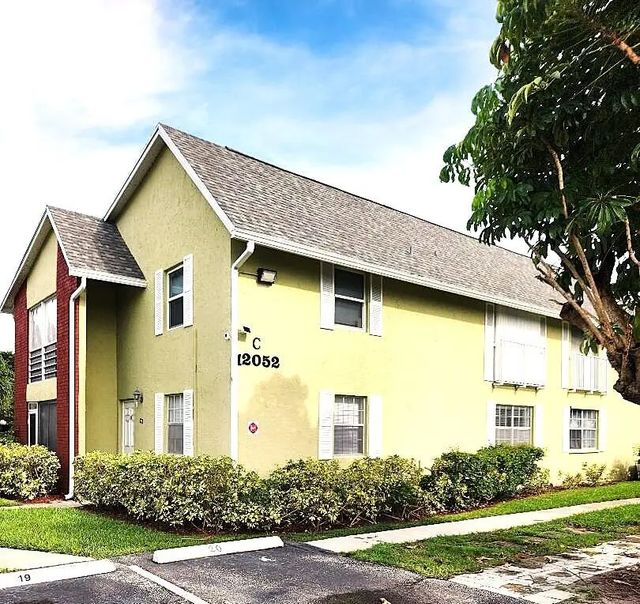 12052 Alternate A1a #c8, Palm Beach Gardens