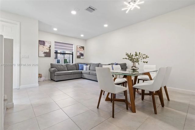 4 of 27 - 11410 W 34th Way, Hialeah, FL