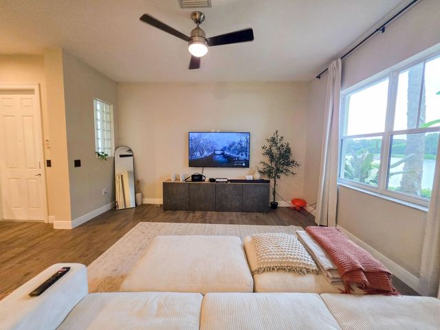 4 of 22 - 855 Marina Del Ray Lane #1, West Palm Beach, FL