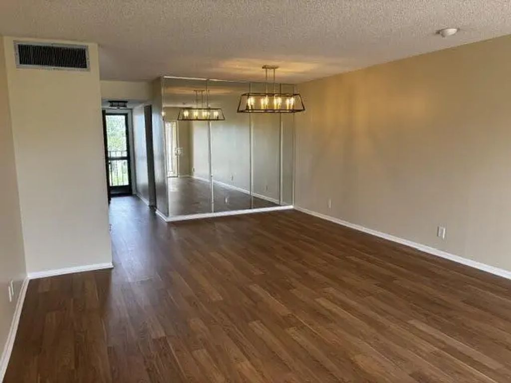 4411 Trevi Court #305, Lake Worth