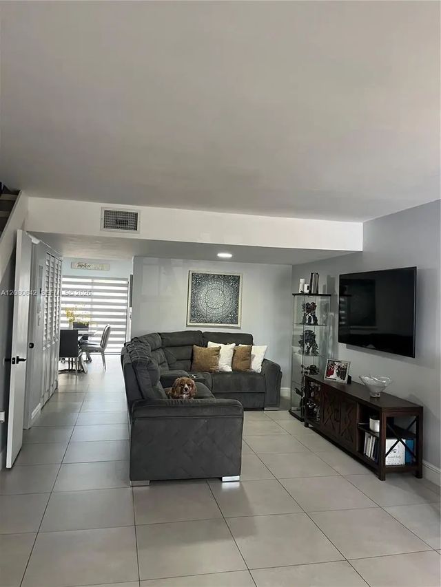 12277 Sw 16th Terrace #106-y, Miami