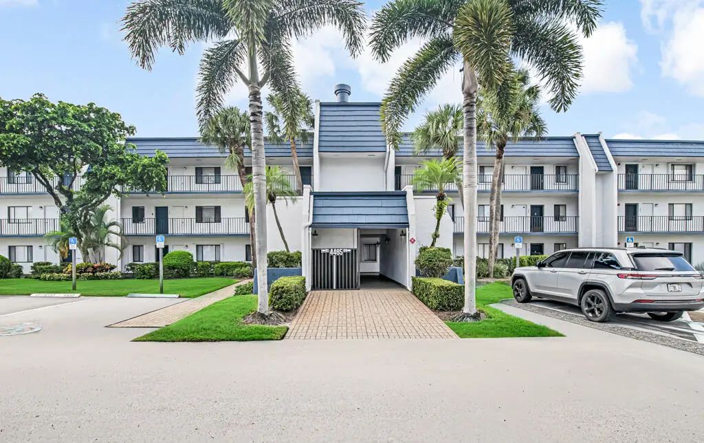 4465 Luxemburg Court #108, Lake Worth
