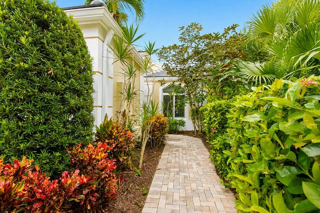 16053 Villa Vizcaya Place, Delray Beach