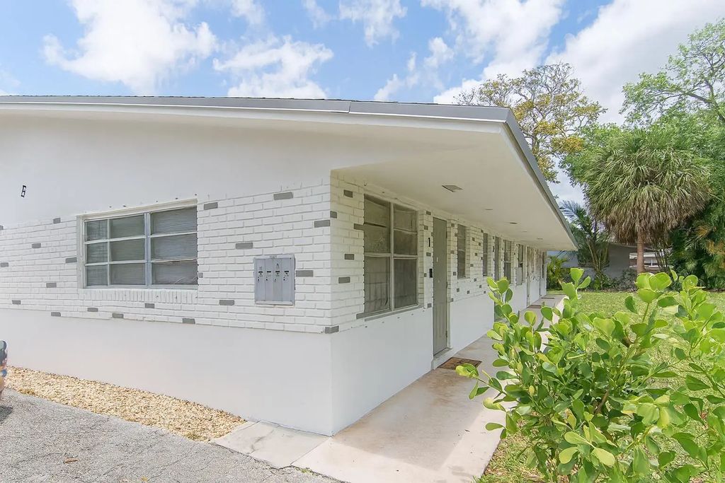 1601 Sw 11th Court #1-16, Fort Lauderdale