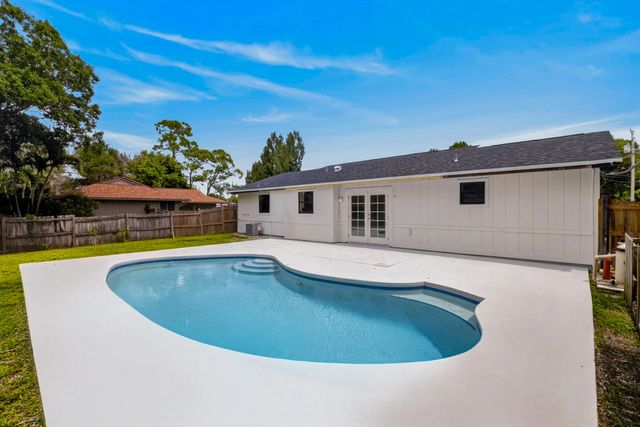 3 of 28 - 6101 Balsam Drive, Fort Pierce, FL