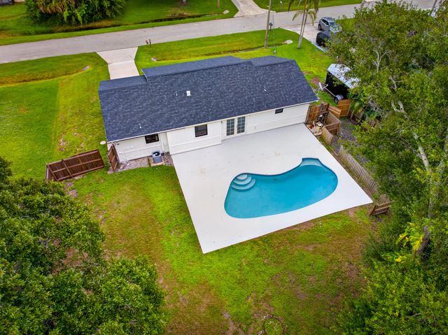 4 of 28 - 6101 Balsam Drive, Fort Pierce, FL