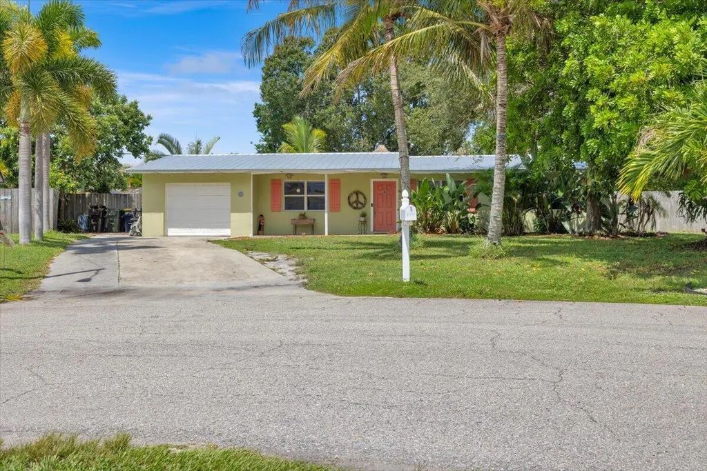 1121 Se Alamanda Lane, Stuart