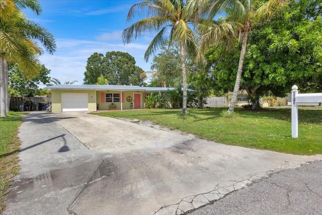 2 of 58 - 1121 Se Alamanda Lane, Stuart, FL