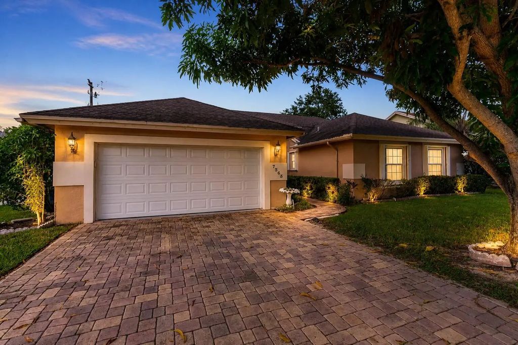 7365 Nw 54th Court, Lauderhill