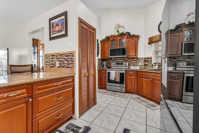 5 of 37 - 7365 Nw 54th Court, Lauderhill, FL