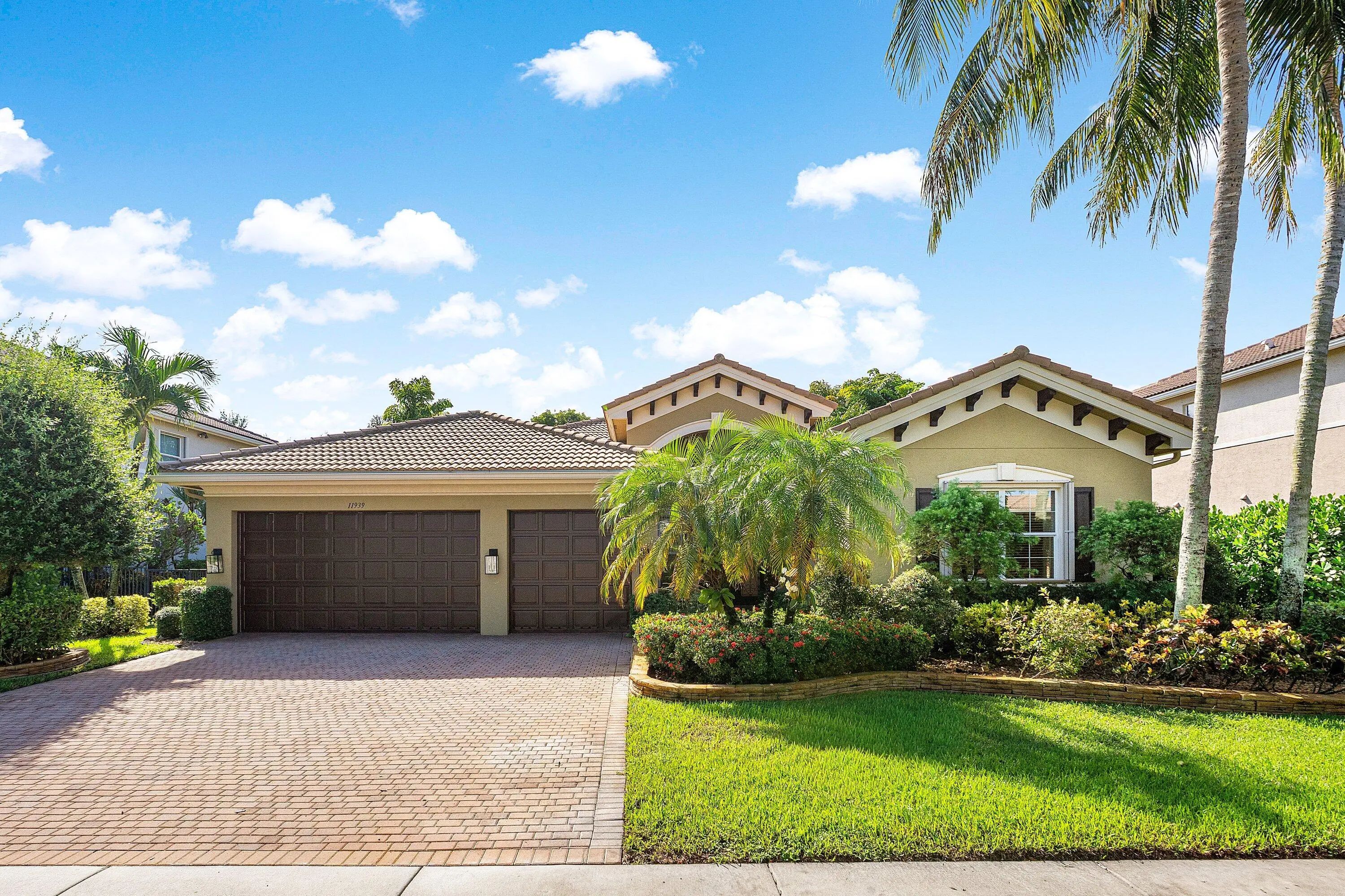 Residential  11939 Fox Hill Circle 33473 - MLS B26071900