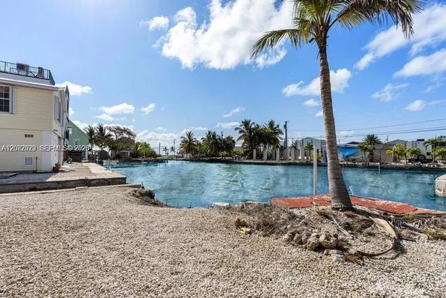 3 of 14 - 31490 Avenue F, Big Pine Key, FL