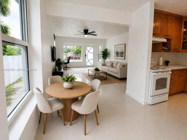 5 of 23 - 204 Sw 7th Avenue, Hallandale Beach, FL