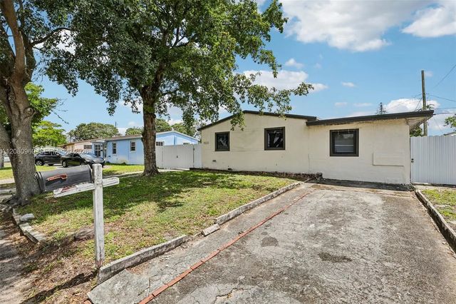 2 of 44 - 1421 N 68th Terrace, Hollywood, FL