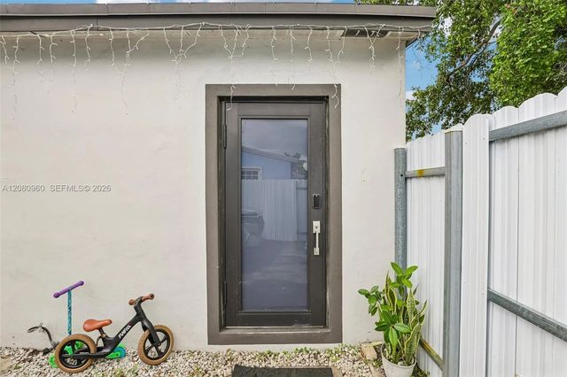4 of 44 - 1421 N 68th Terrace, Hollywood, FL