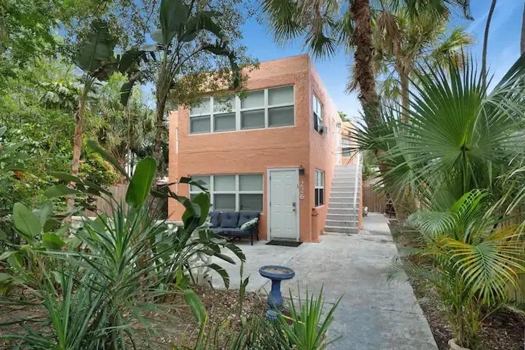 226 S Palmway, Lake Worth Beach