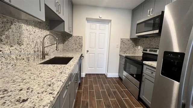 3 of 8 - 2130 Funston Street, Hollywood, FL