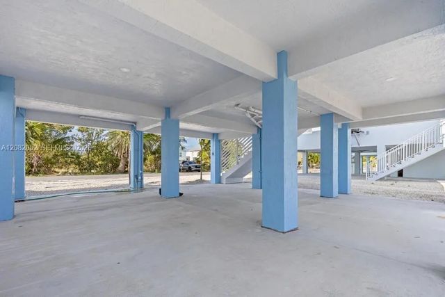 3 of 13 - 31569 Avenue D, Big Pine Key, FL