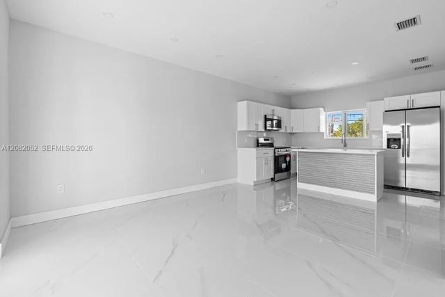 4 of 13 - 31569 Avenue D, Big Pine Key, FL