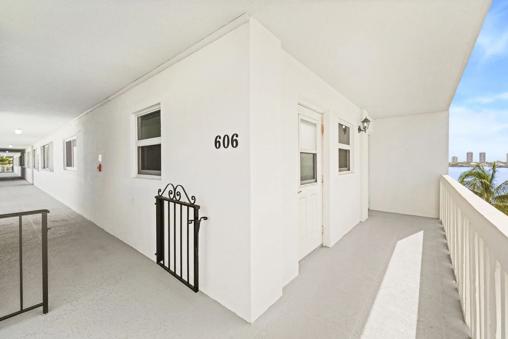 501 Lake Shore Drive #606, Lake Park