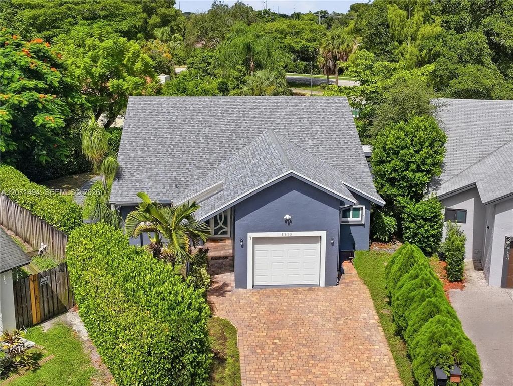 3913 Nw 72nd Lane, Coral Springs