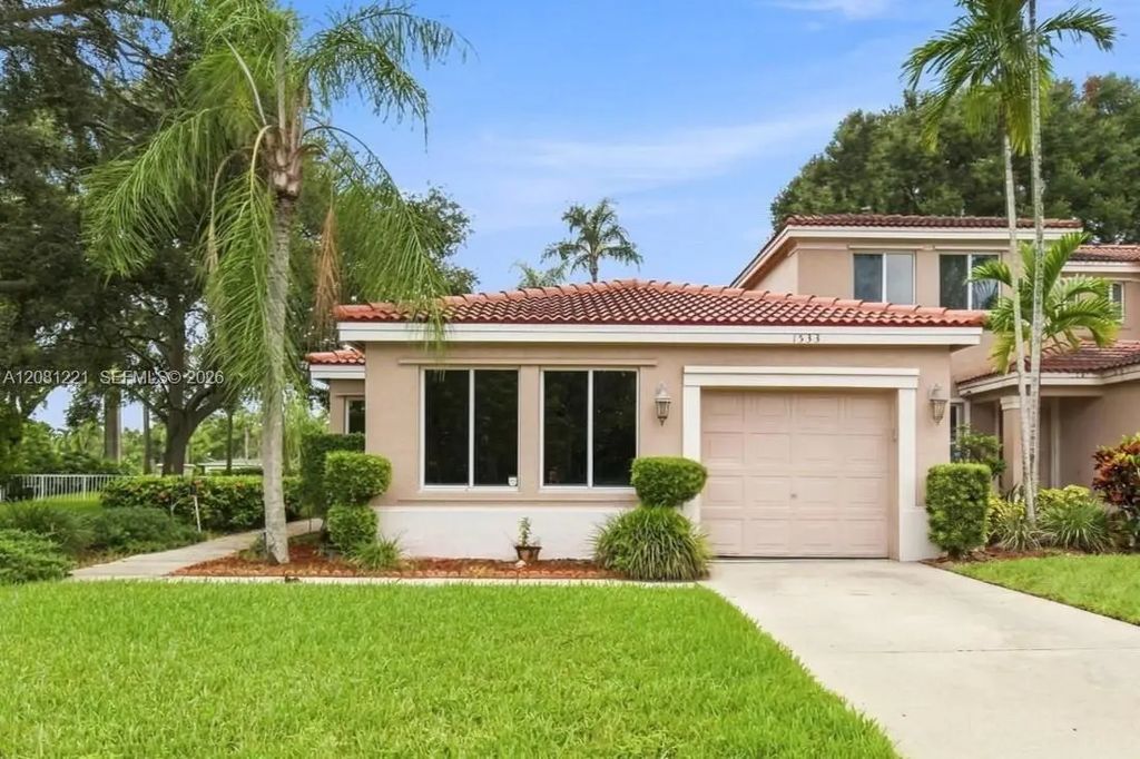 1533 W Harmony Lake Circle, Davie