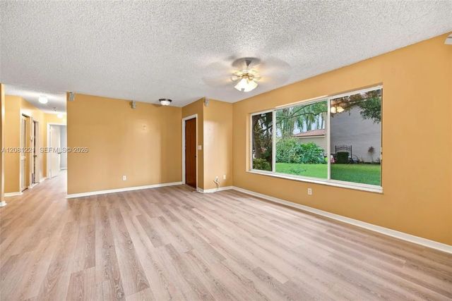 3 of 30 - 1533 W Harmony Lake Circle, Davie, FL