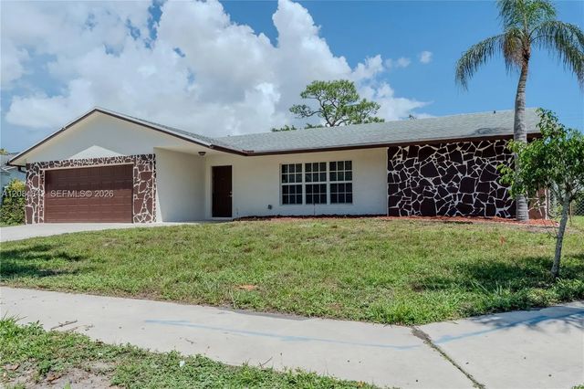 4513 Blue Pine Circle, Lake Worth