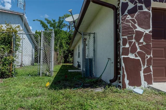 4 of 53 - 4513 Blue Pine Circle, Lake Worth, FL